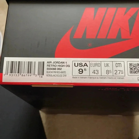 NIKE Air Jordan Retro High OG Sneakers - Picture 8 of 8